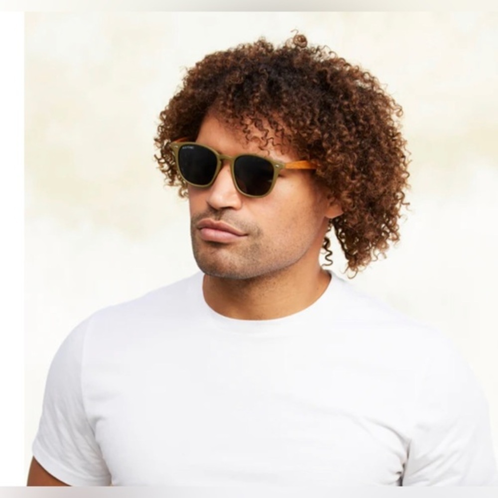 Blue Planet Eyewear Grindley Army Green Polarized walnut wood‎ unisex Sunglasses